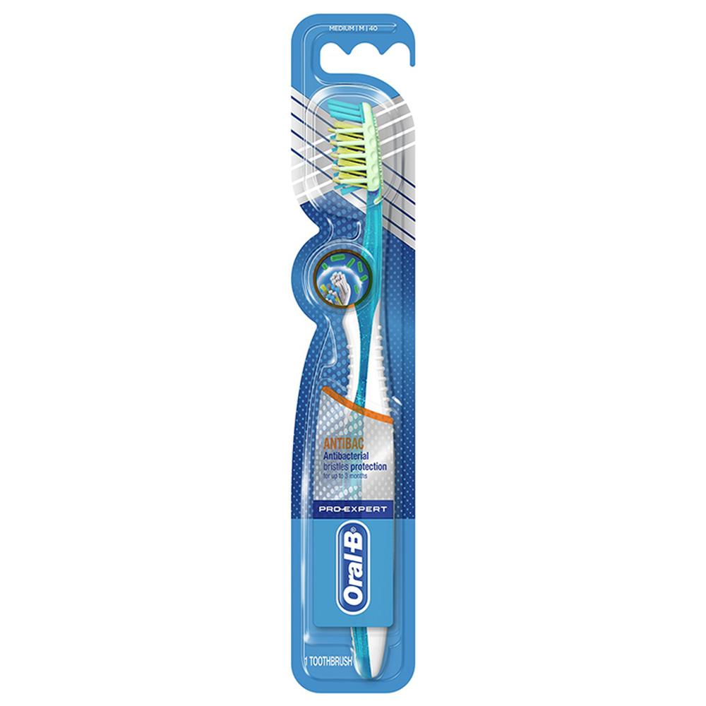 [211675] Brosse à Dents Pro-Expert Anti-Bacterial Oral-B 1 unité